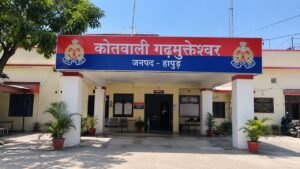 गढ़मुक्तेश्वर में आधी रात चोरों का धावा बेखबर सोता रहा परिवार घर खंगालकर सोने के कुंडल और नकदी लेकर फरार